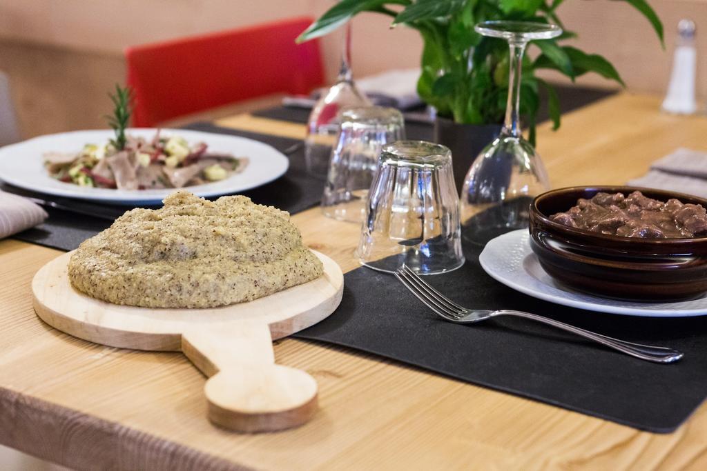 קונייה Hotel Restaurant La Barme מראה חיצוני תמונה