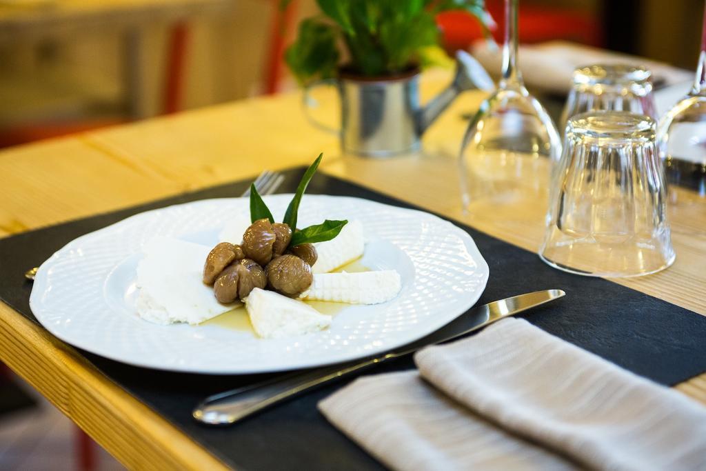 קונייה Hotel Restaurant La Barme מראה חיצוני תמונה